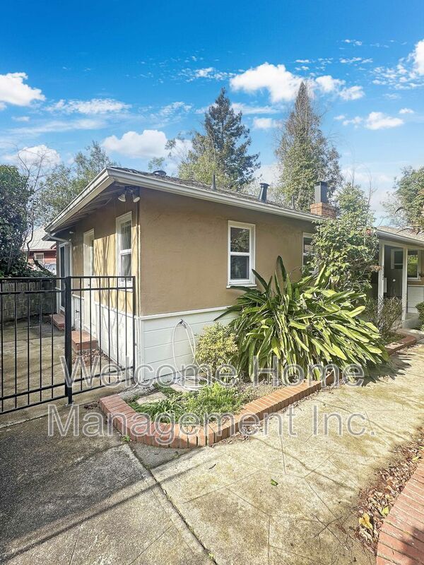 Building Photo - 5808 Estates Dr