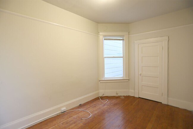 Building Photo - 413 Fair Oaks St
