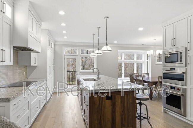 Building Photo - 5069 N River Park Way