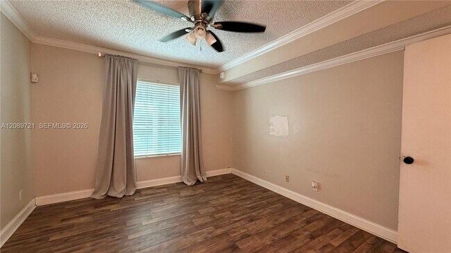 Building Photo - 10610 SW 158th Ct