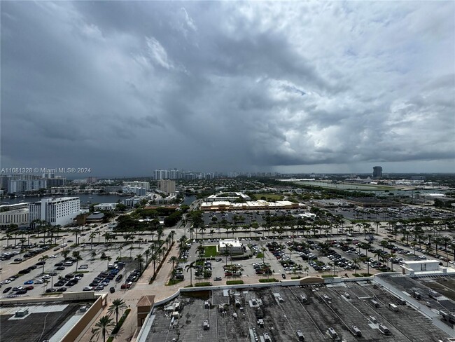 Building Photo - 1755 E Hallandale Beach Blvd