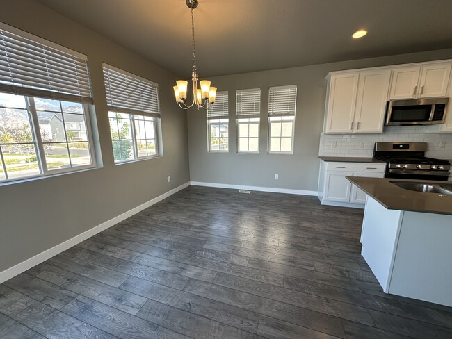 Building Photo - 1429 3500 W
