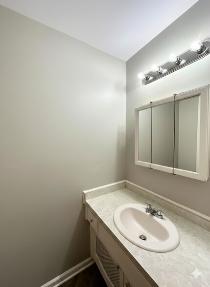 Building Photo - 2922 St Marks Rd SW