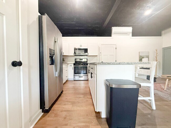 Building Photo - 209 S Church St