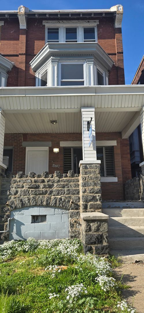 Building Photo - 5027 Walnut St