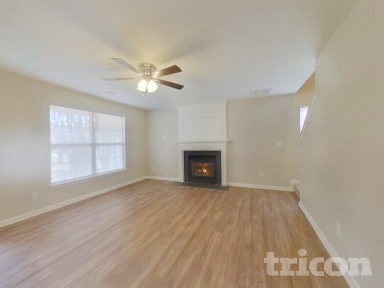 Building Photo - 337 Winding Canyon Dr