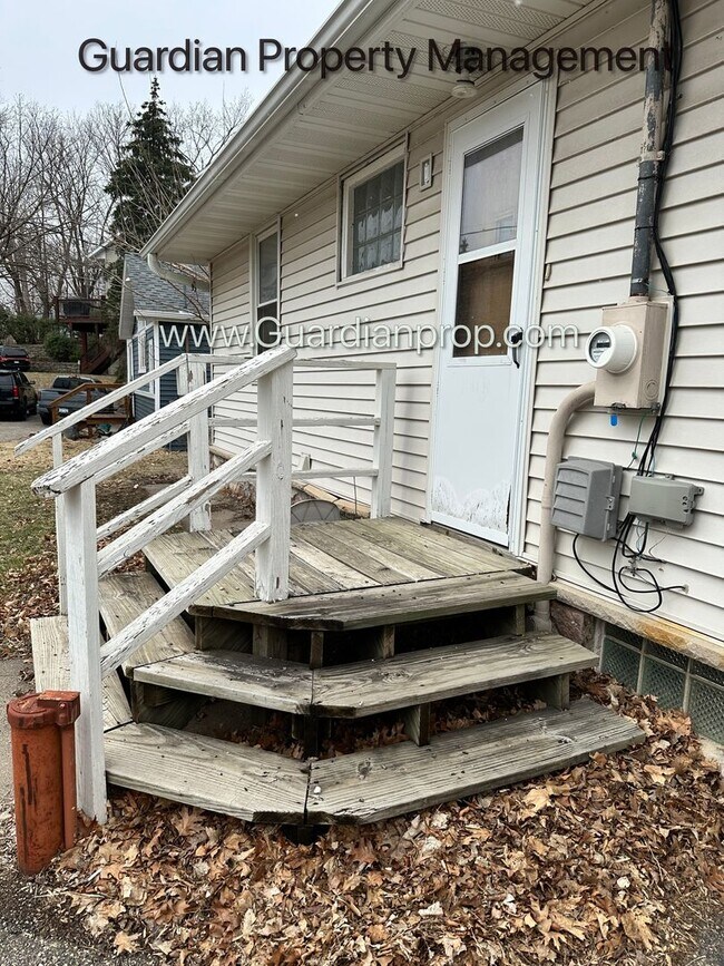 Building Photo - Orono Single Family Home, Large Garage, Sp...