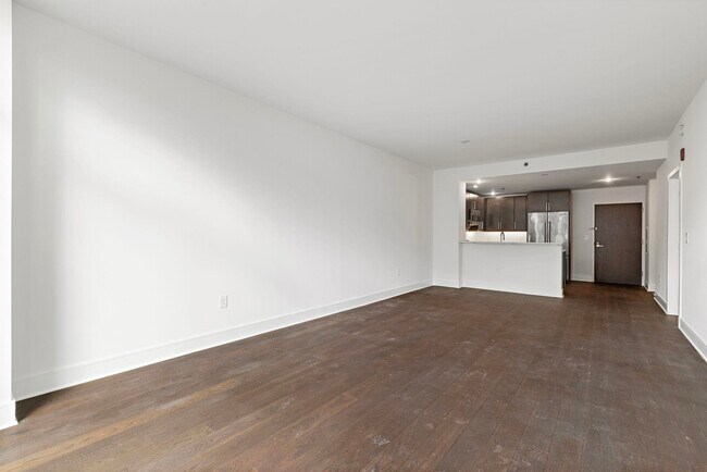 Building Photo - 1100 Maxwell Ln