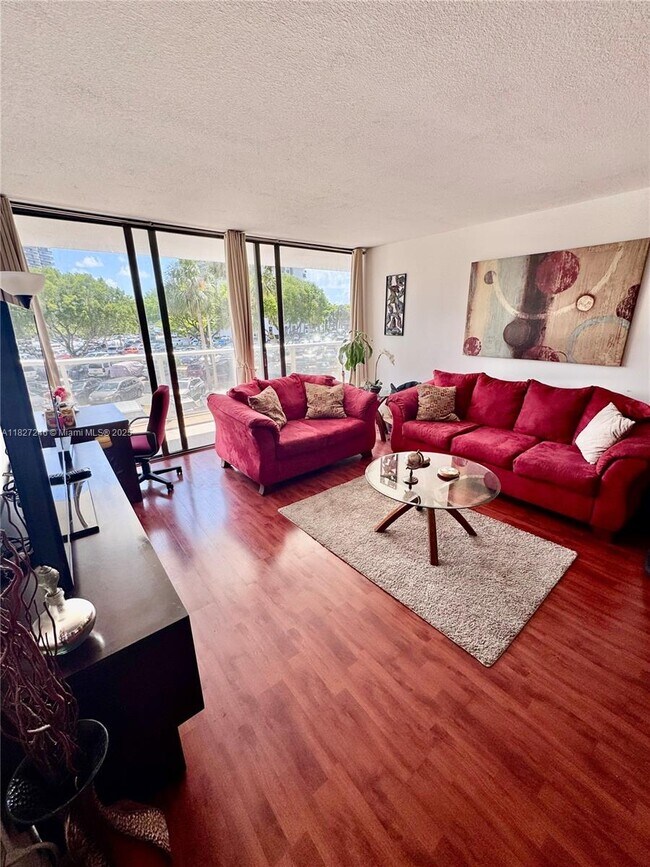 Building Photo - 3731 N Country Club Dr