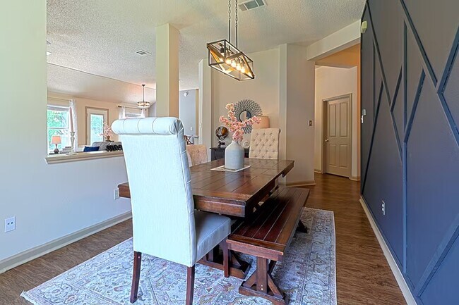 Building Photo - 1305 Marigold Way