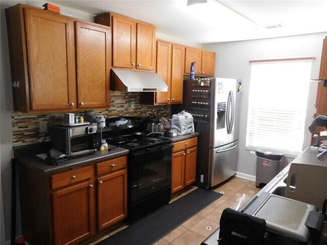 Building Photo - 206 Brookstone Trail