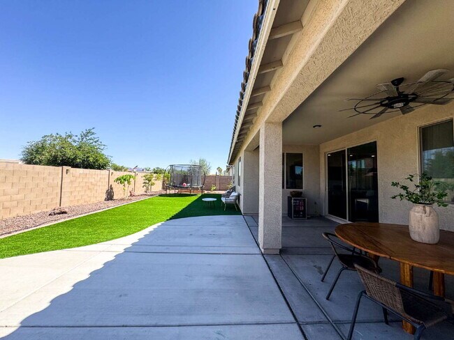 Building Photo - "Spacious 4-Bedroom, 2.5-Bathroom Home in Mesa del Sol!"