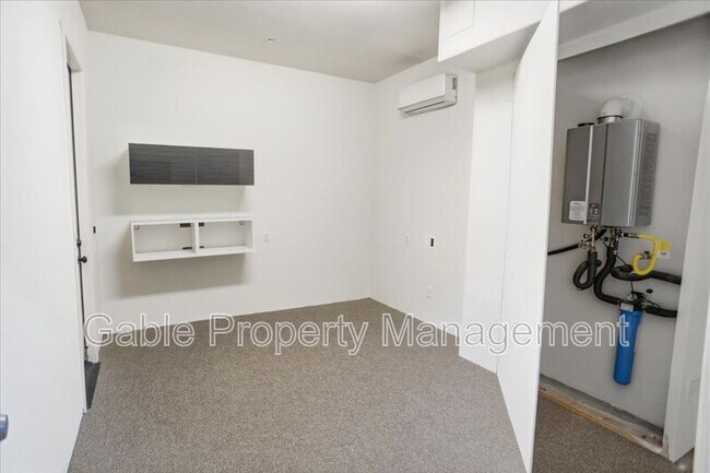 Building Photo - 27623 Solana Wy