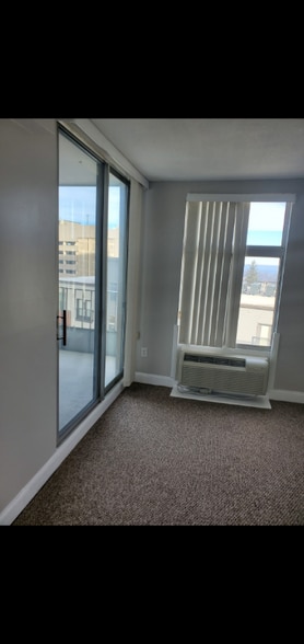 Building Photo - 28 Allegheny Ave