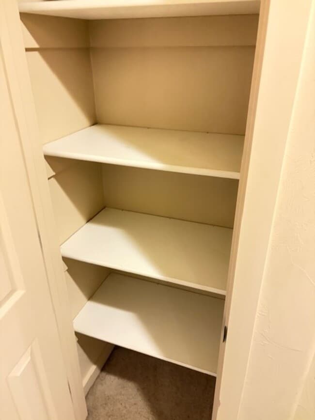 Building Photo - 3 Bedrooms 2 1/2 Bathroom Bozeman Townhouse - Great Location