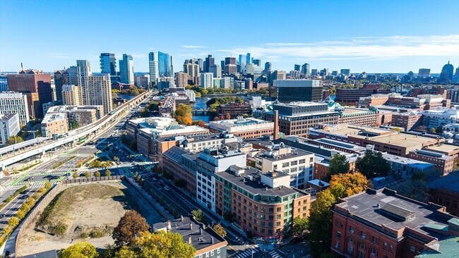 Building Photo - 17 Otis St