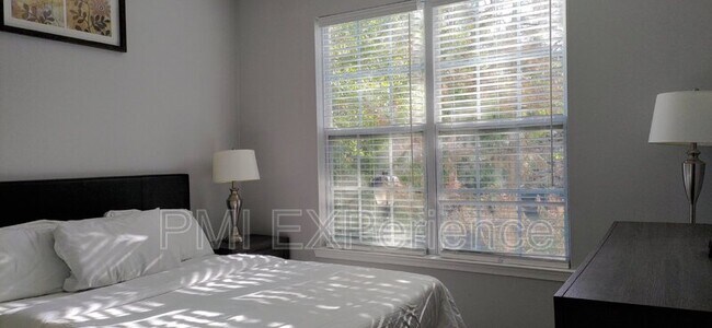 Building Photo - 15612 Everglade Ln