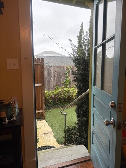 Building Photo - 4717 Laurel St