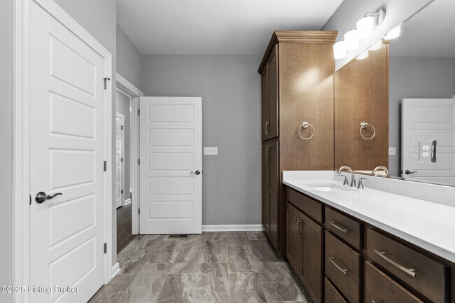 Building Photo - 5919 Ruby Fls Dr