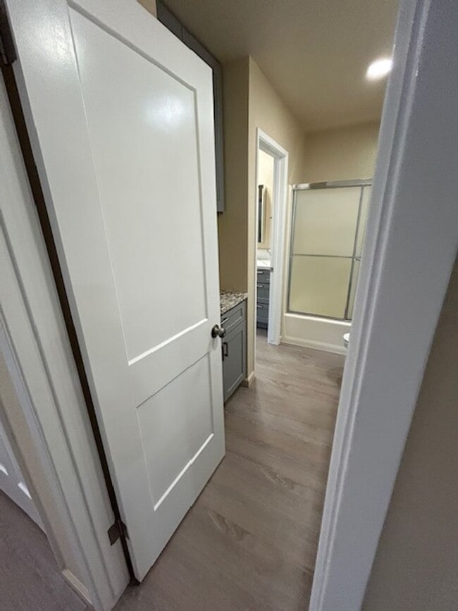 Building Photo - Beautiful Newly Remodeled 2 Bedroom 2 Bathroom Condo in SE Visalia!