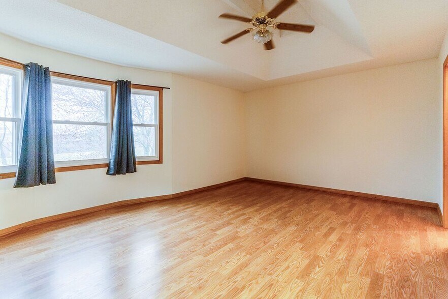 Building Photo - 8403 W 150th St