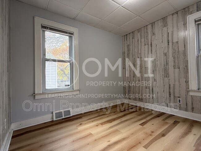 Building Photo - 19361 Moenart St