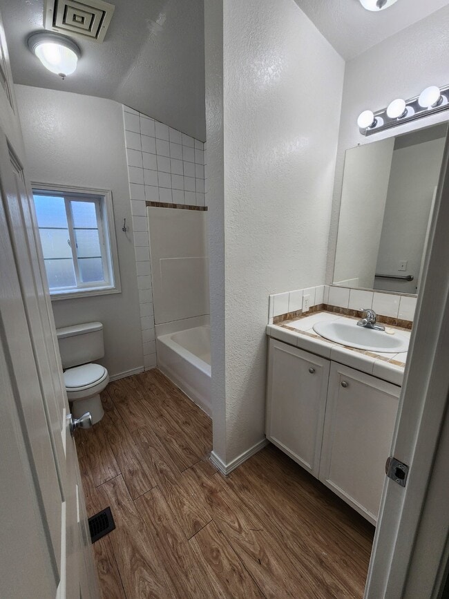 Building Photo - 3BR, 2BTH in Hayden