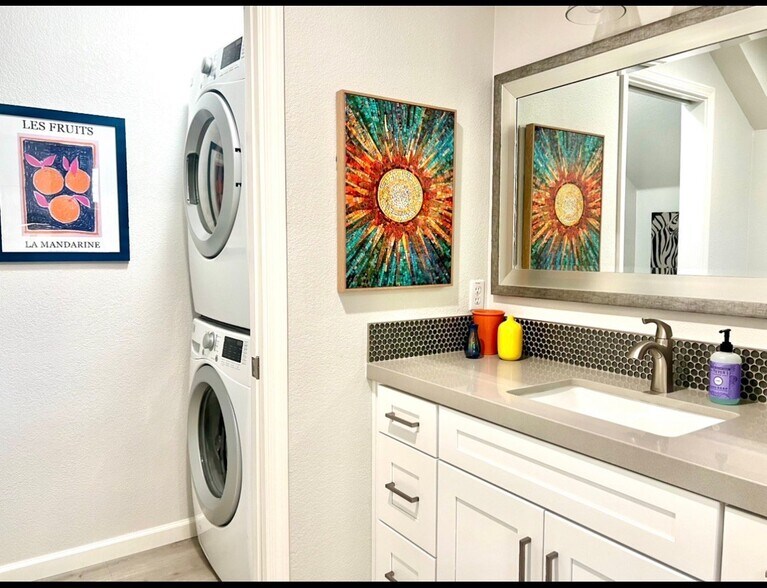 Building Photo - 1900 6th St