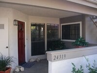 Building Photo - Ground Floor Condo - Available For Lease!