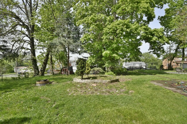 Building Photo - 2236 Brownsville Rd