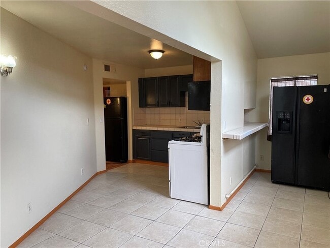 Building Photo - 1349 Walnut Ave