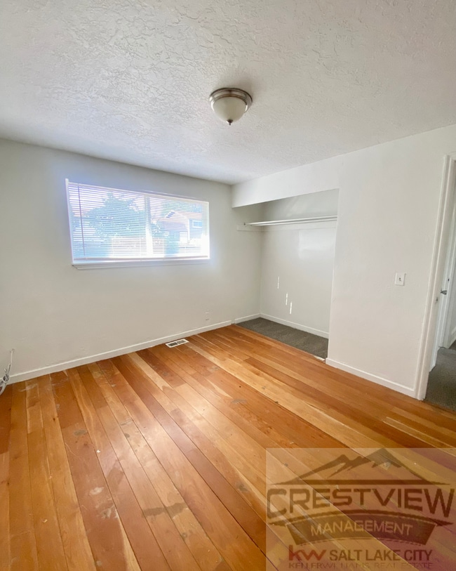 Building Photo - Spacious Home in Magna – Convenient Location!