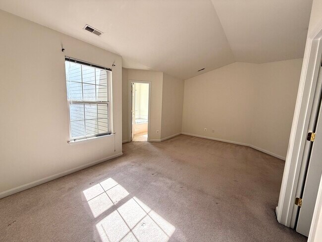 Building Photo - 266 Bruaw Dr