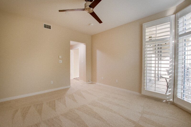 Building Photo - 5410 La Jolla Blvd