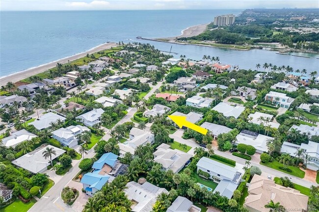 Building Photo - 229 Colony Rd