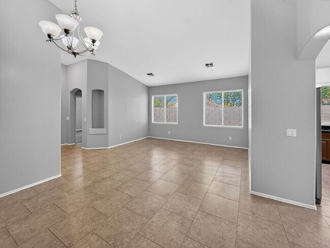 Building Photo - Single level, 4 bed 2 bath in Gilbert