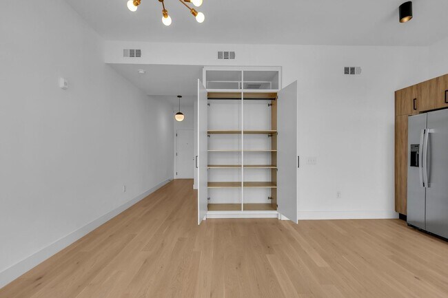 Building Photo - 567 Ponce De Leon Ave NE