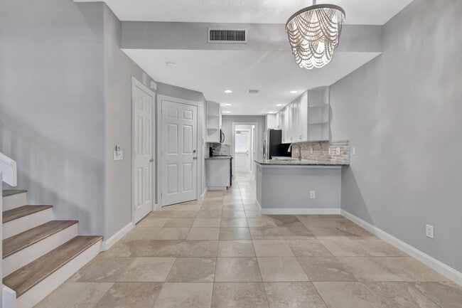 Building Photo - 2873 E Community Dr