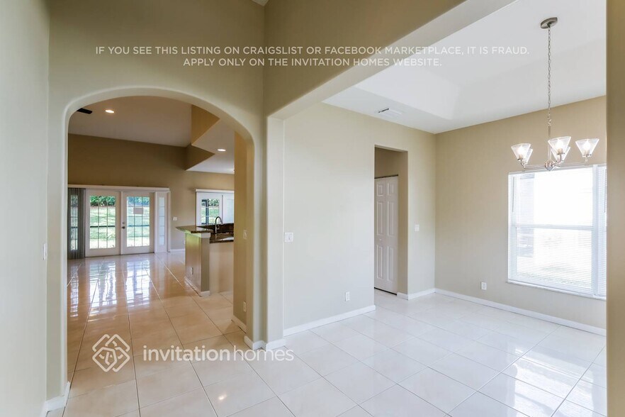 Building Photo - 6625 NW 113th Way