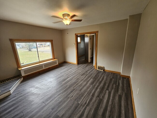 Building Photo - 11600 Beulah Ave