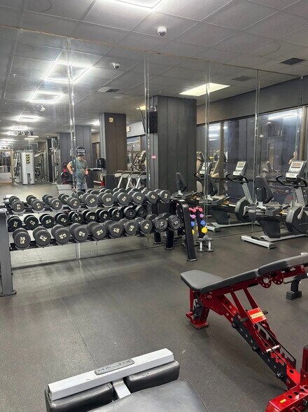 Building Photo - 2780 NE 183rd St