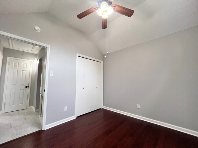 Building Photo - 15543 Scenic Haven Dr
