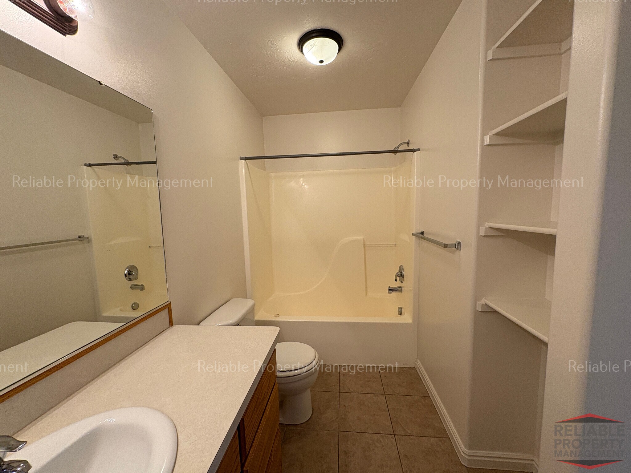 Building Photo - 3124 E Chasewood Dr