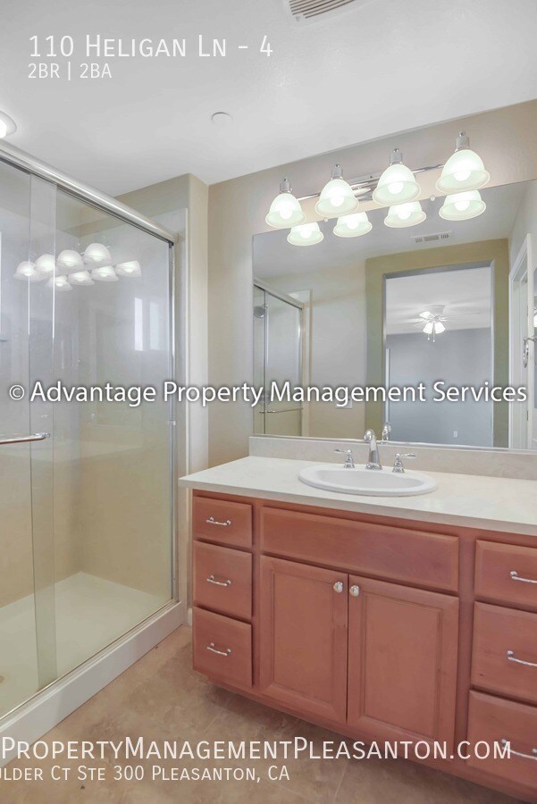 Building Photo - 110 Heligan Ln