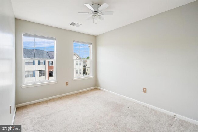 Building Photo - 217 Chesterbrook Ct