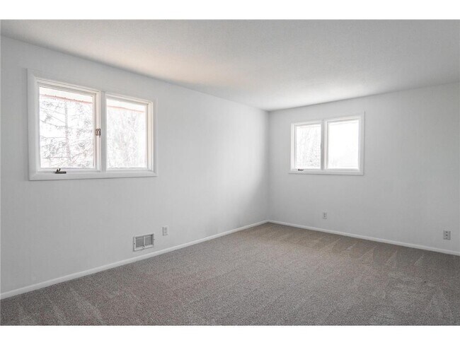 Building Photo - 7740 Arlington Ave N