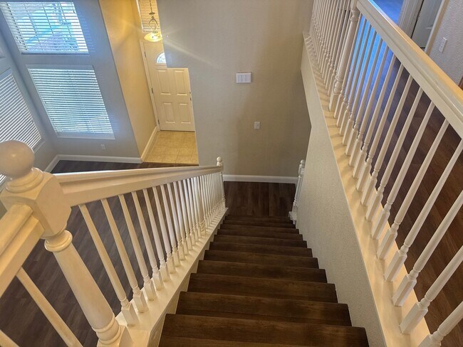Building Photo - 961 Celestine Cir