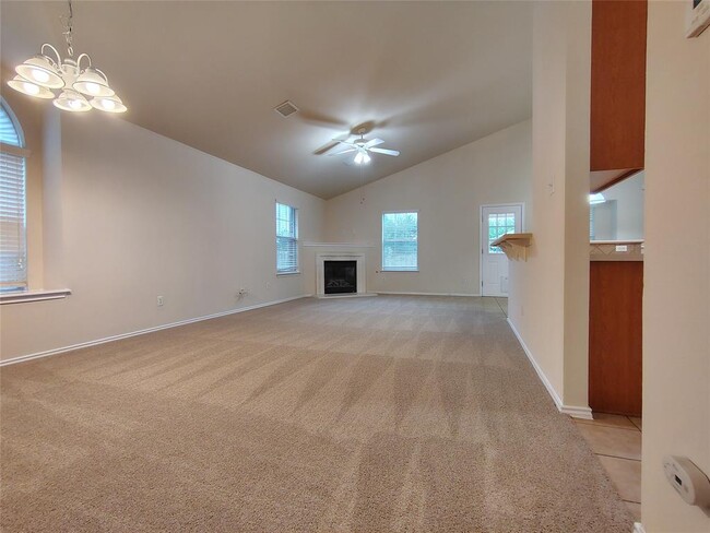 Building Photo - 3109 Lynnbrook Dr