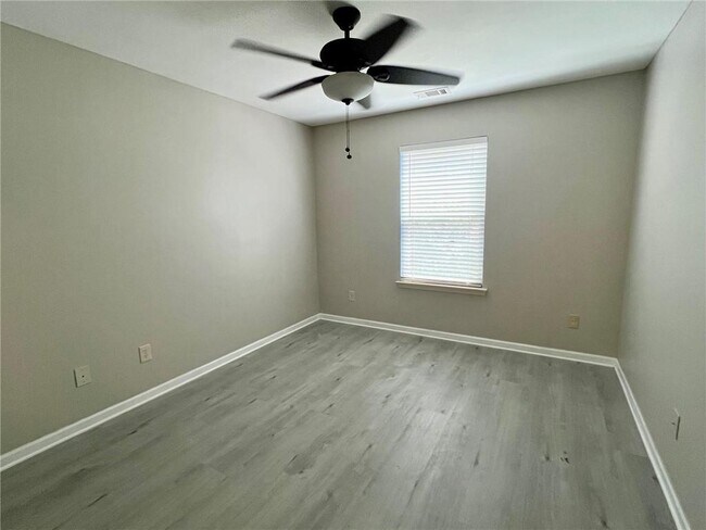 Building Photo - 302 Alcovy Way