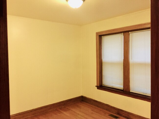 Building Photo - 1924 Kenilworth Ave